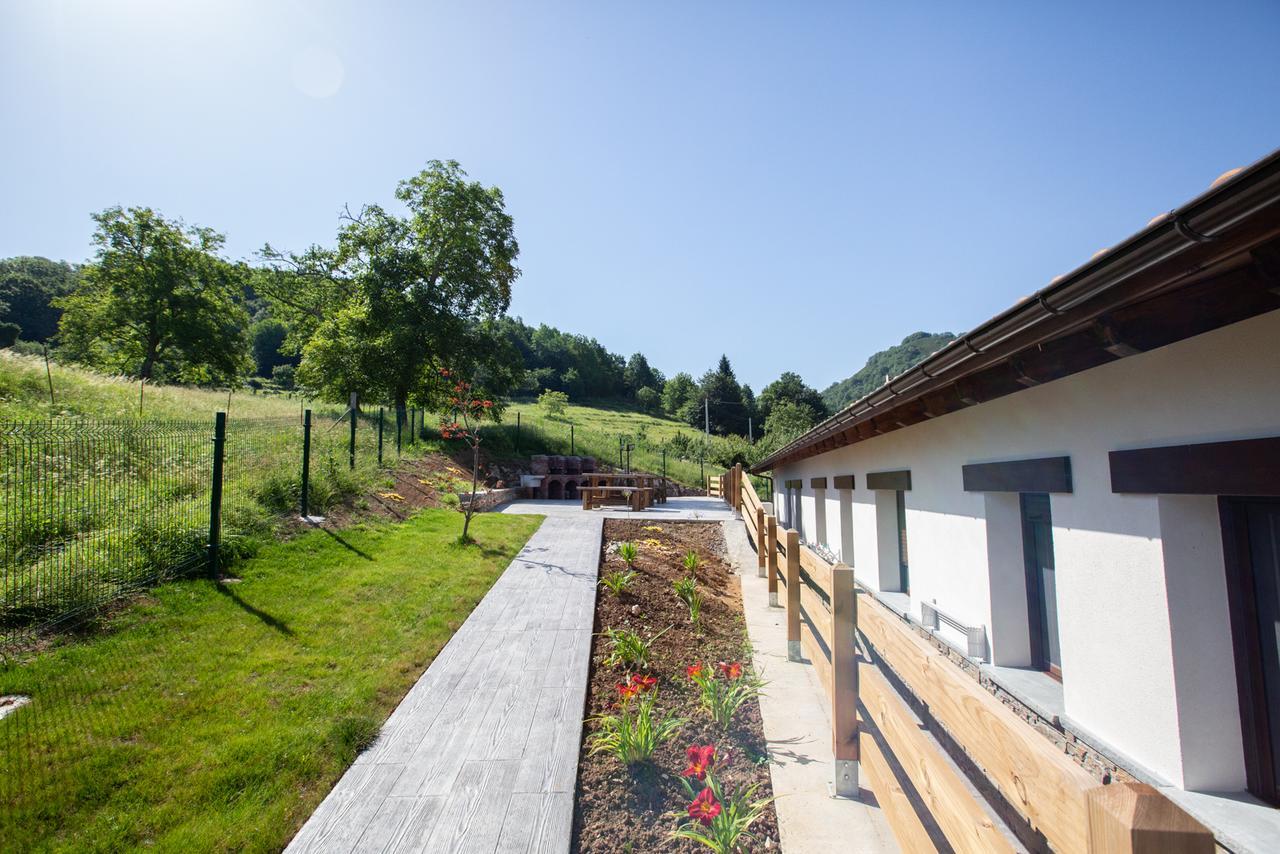 Fuente El Gueeyu Lägenhet Onís Exteriör bild
